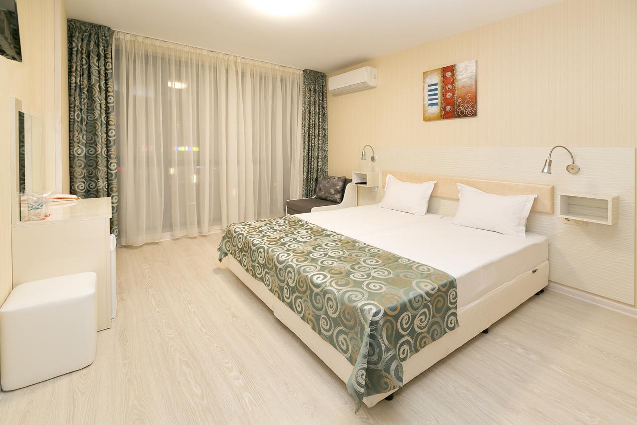 Hotel Capri بلوفديف المظهر الخارجي الصورة
